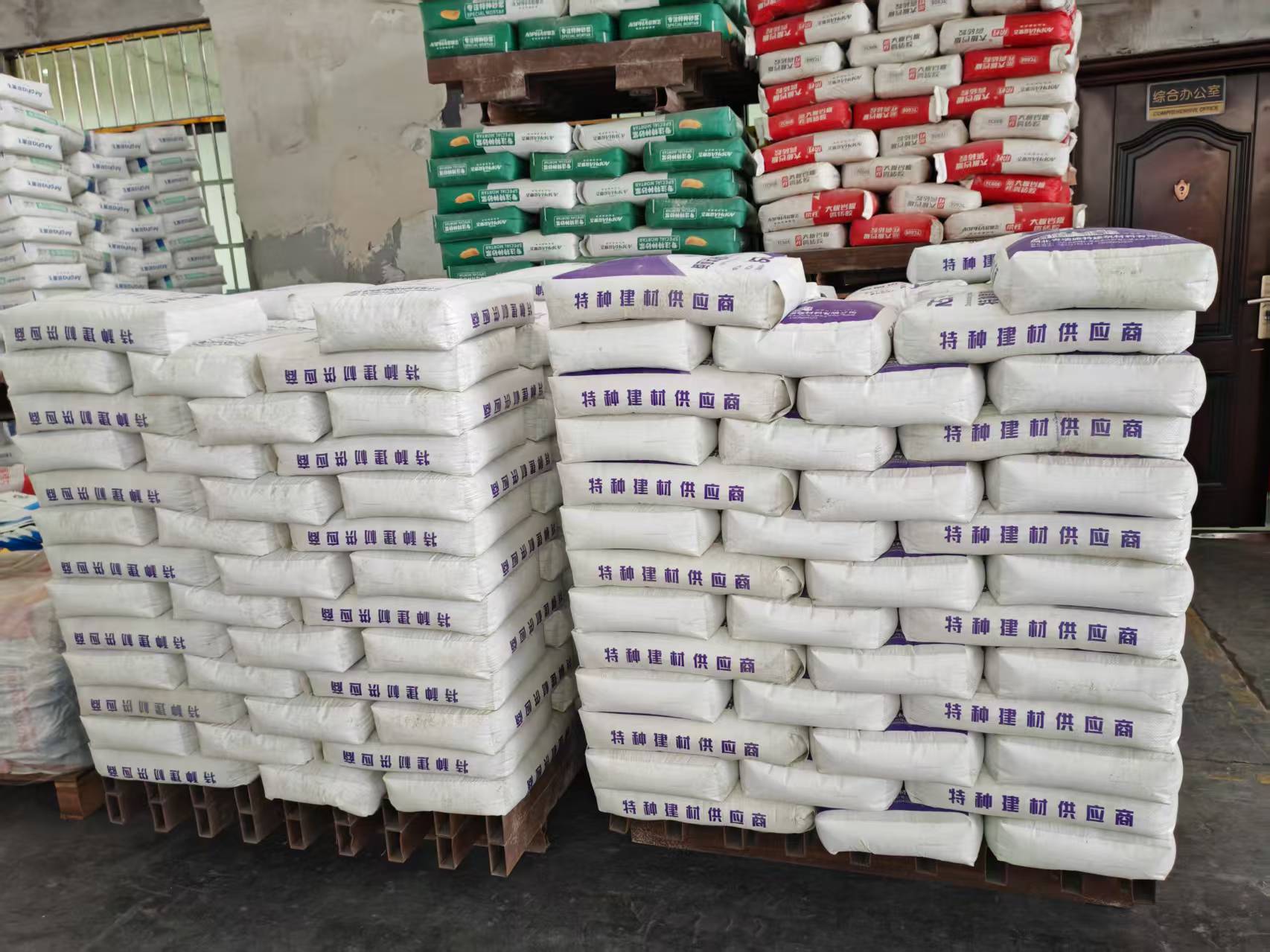 左云拱顶带模注浆料