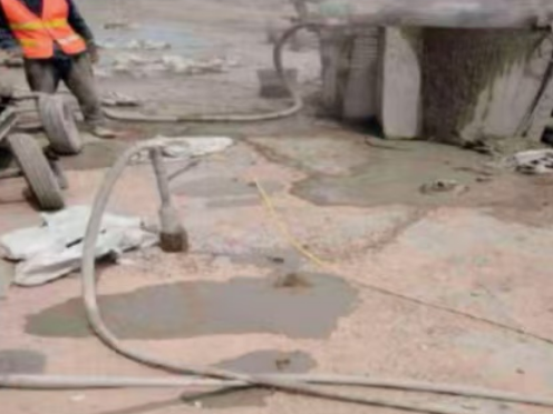 左云水泥混凝土路面板底注浆技术 路面脱空注浆整治方案